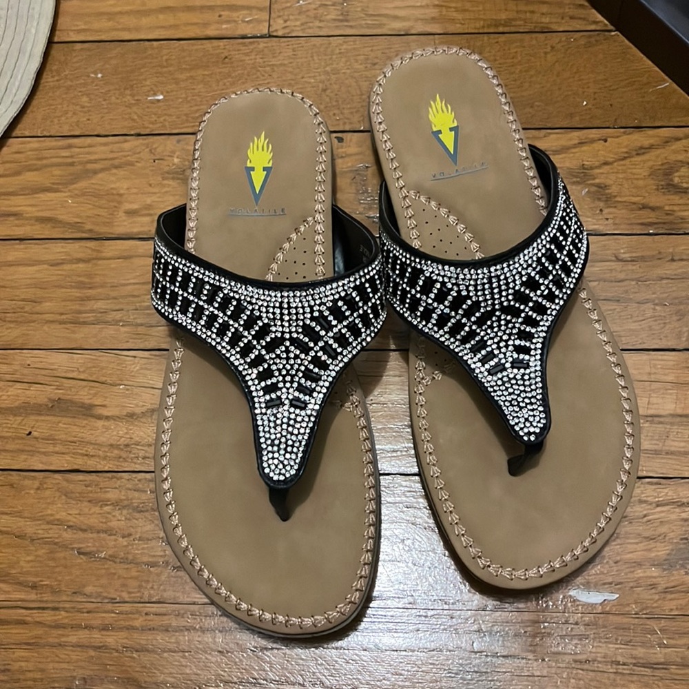 Volatile brand new thong sparkly sandal